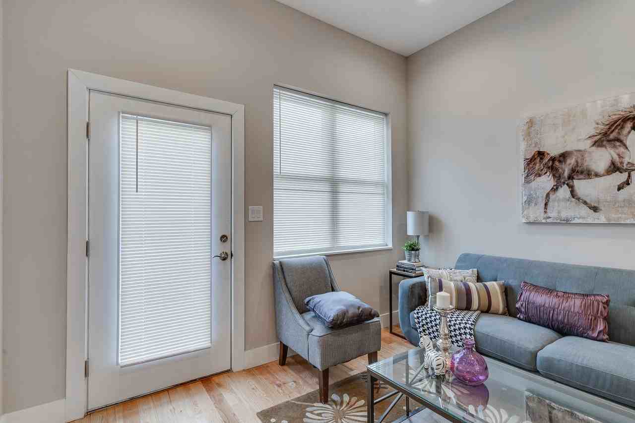 1436 N Corlies St - Photo 2 of 45