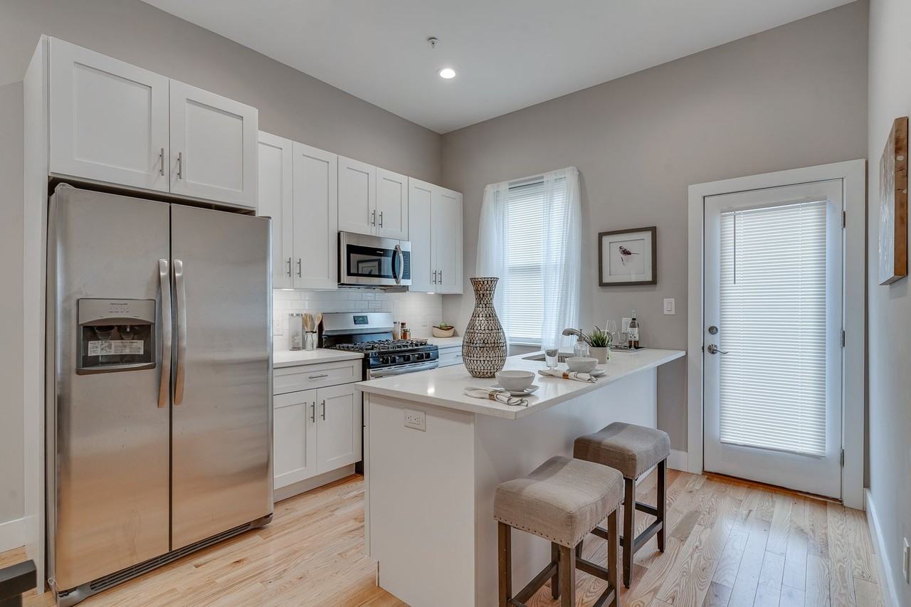 1436 N Corlies St - Photo 6 of 45