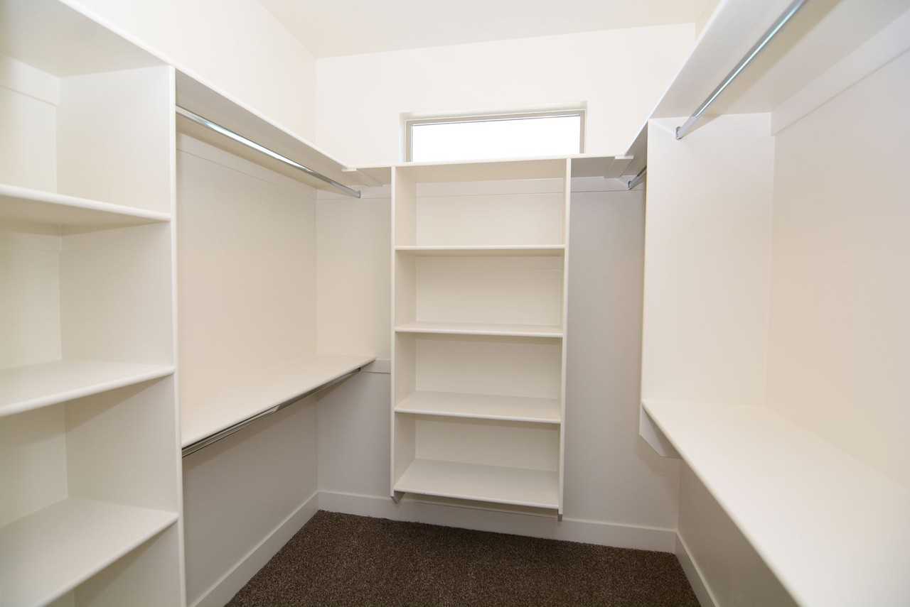 125 W 930 S - Photo 6 of 9