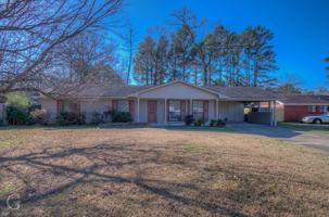 featured image of 1021 Willow Dr