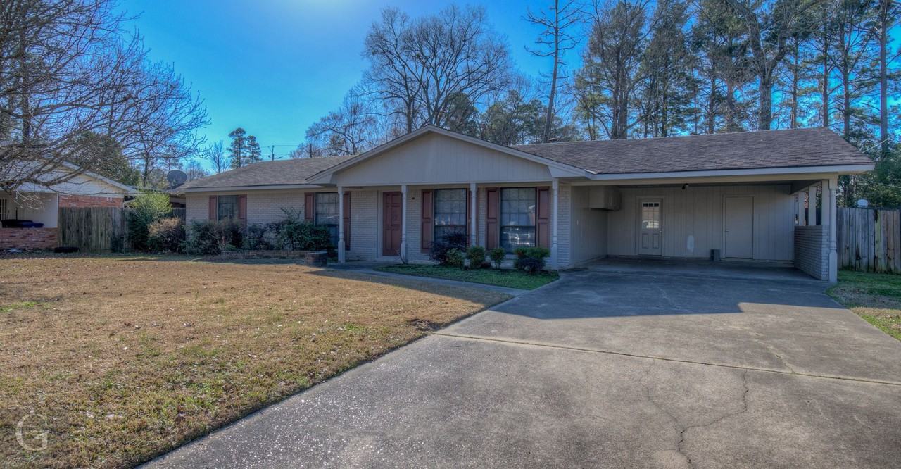 1021 Willow Dr - Photo 3 of 16