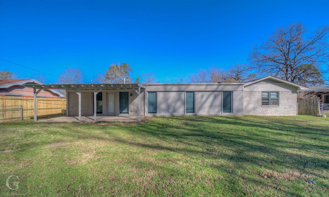 1021 Willow Dr - Photo 5 of 16