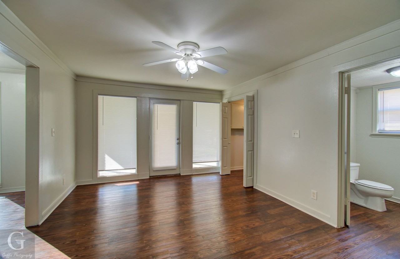 1021 Willow Dr - Photo 6 of 16