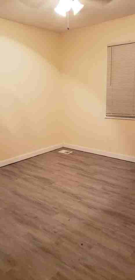 3570 Sw Clare Ave - Photo 4 of 8