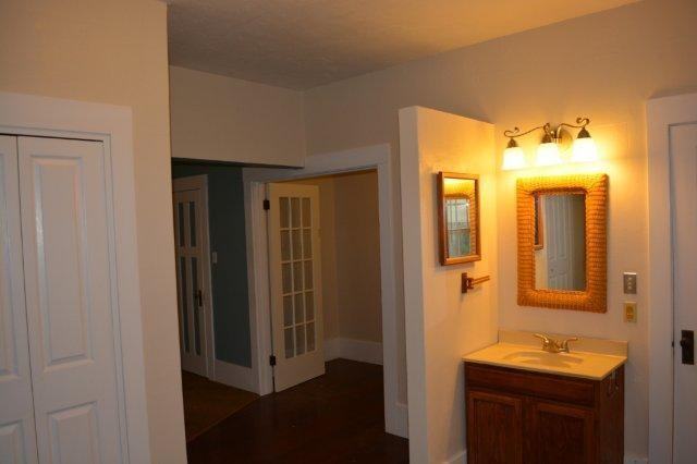 135 W Grant St - Photo 5 of 50