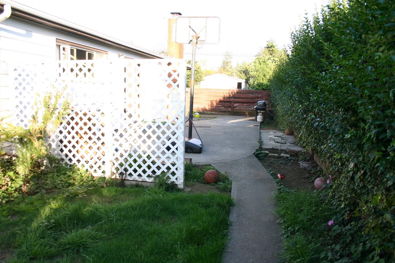 4130 Walnut Dr - Photo 3 of 40