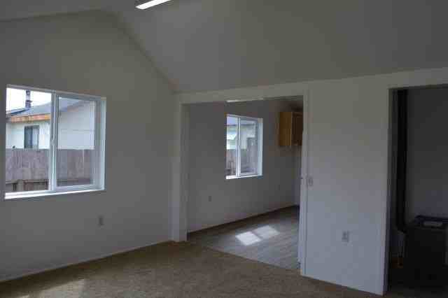 2001 Peninsula Dr - Photo 4 of 34