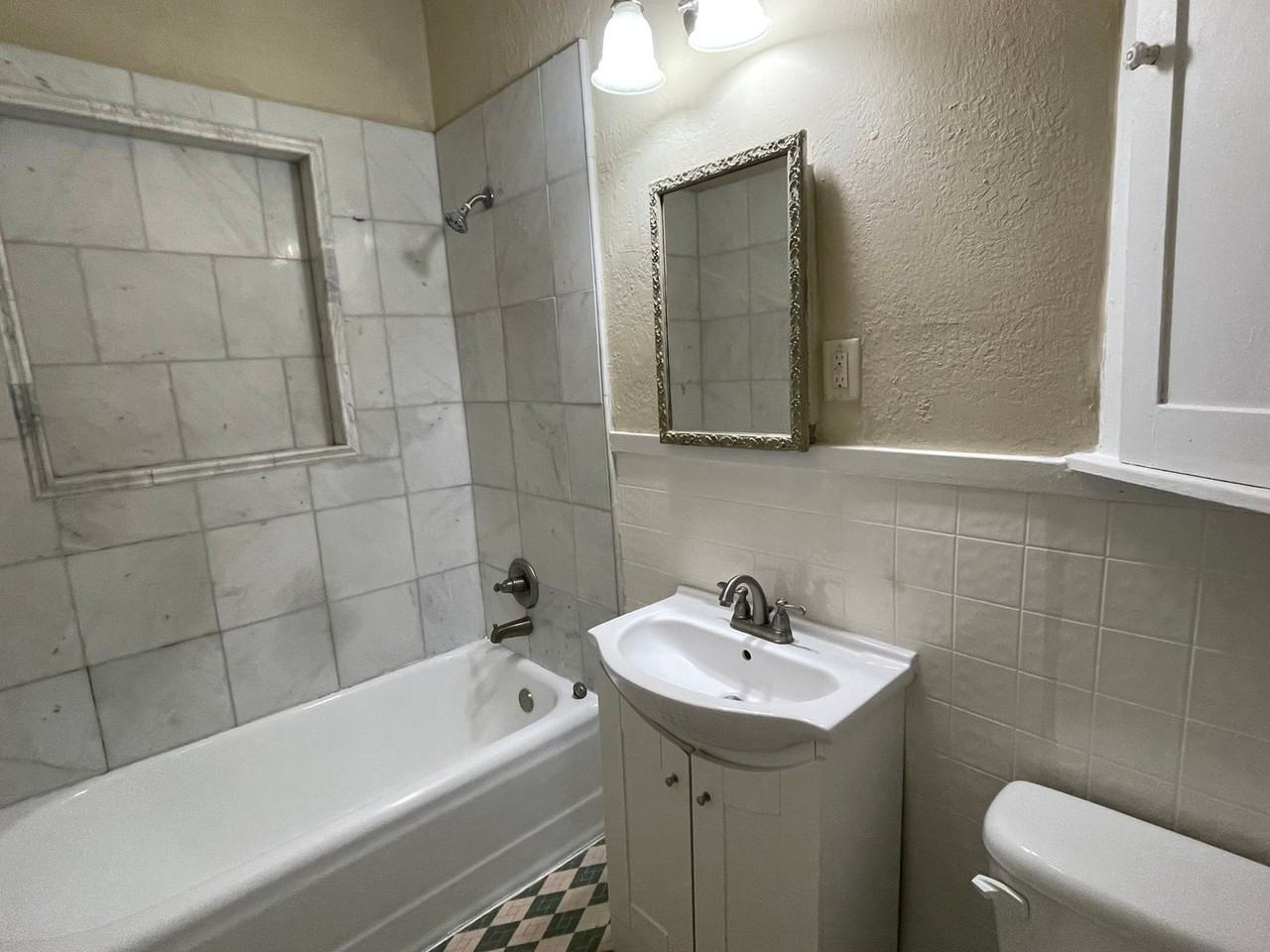 224 Park Ave - Photo 7 of 12