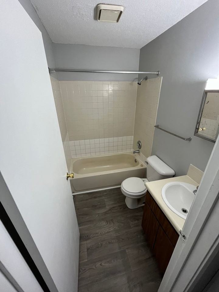 210 S Ivy Ln - Photo 7 of 7