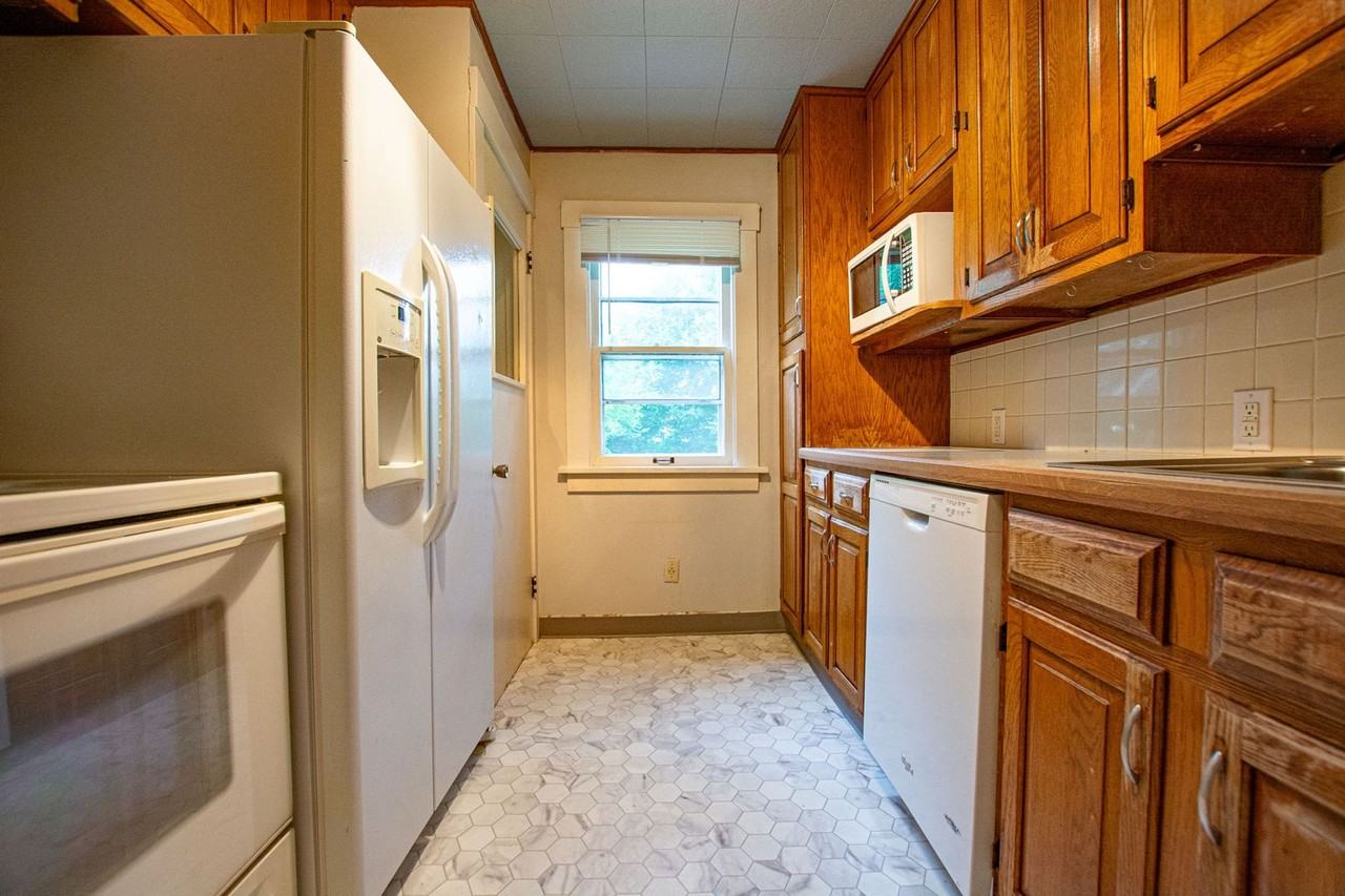1915 S 55th St - Photo 6 of 16