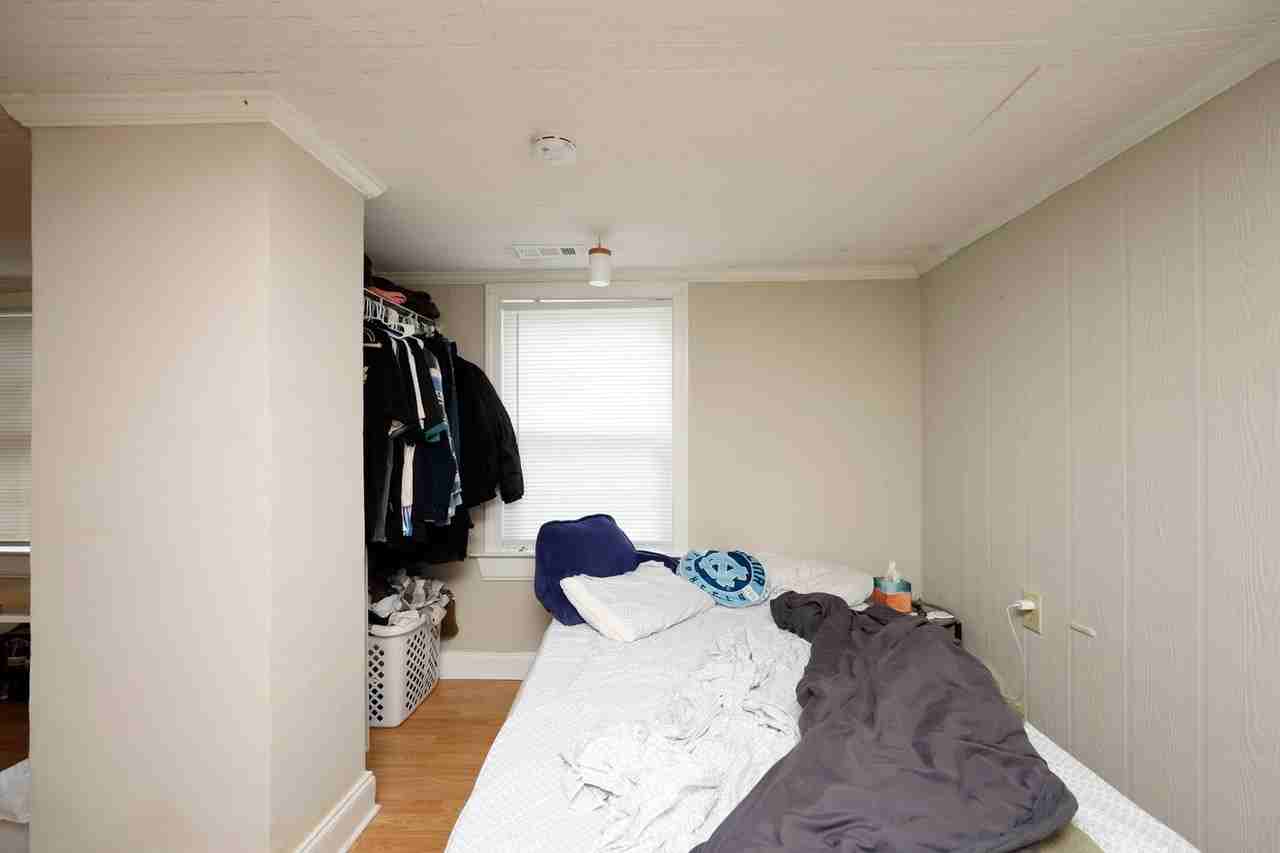 405 Mcdade St - Photo 3 of 10