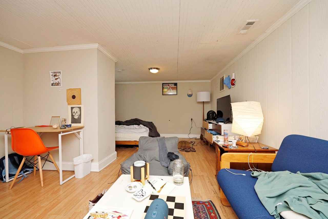 405 Mcdade St - Photo 4 of 10