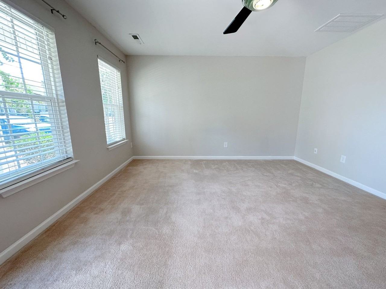 688 Cairn Cir - Photo 5 of 34