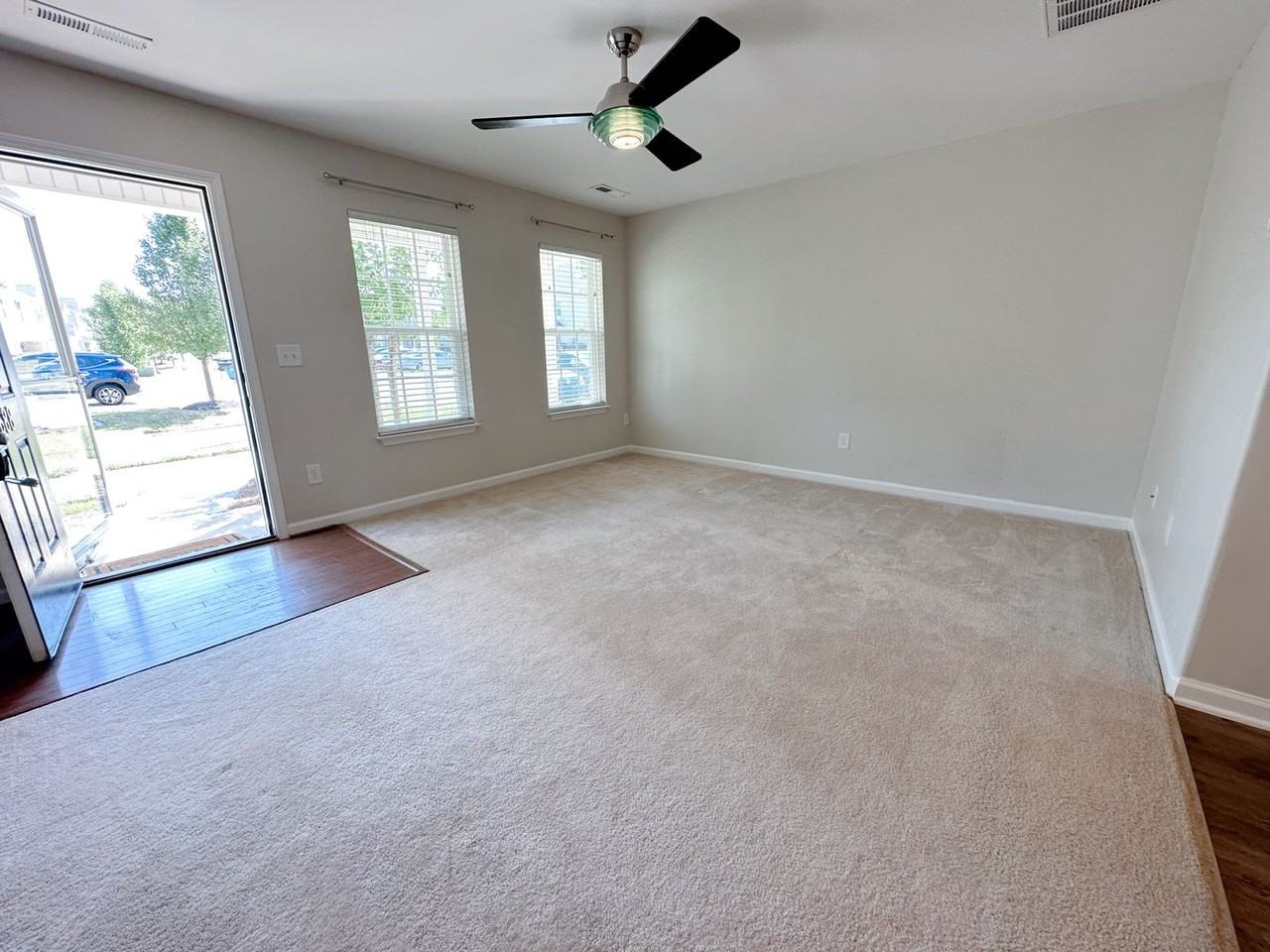 688 Cairn Cir - Photo 6 of 34