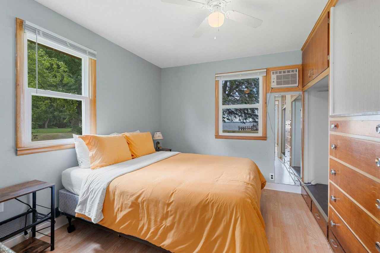 5284 Samers Bay Rd - Photo 5 of 22