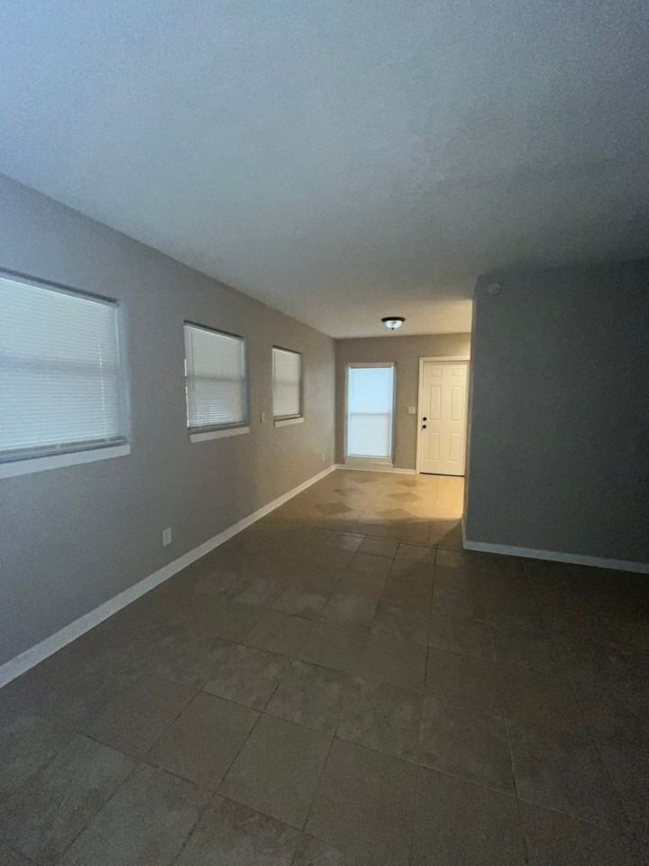 1458 Domas Dr - Photo 2 of 15