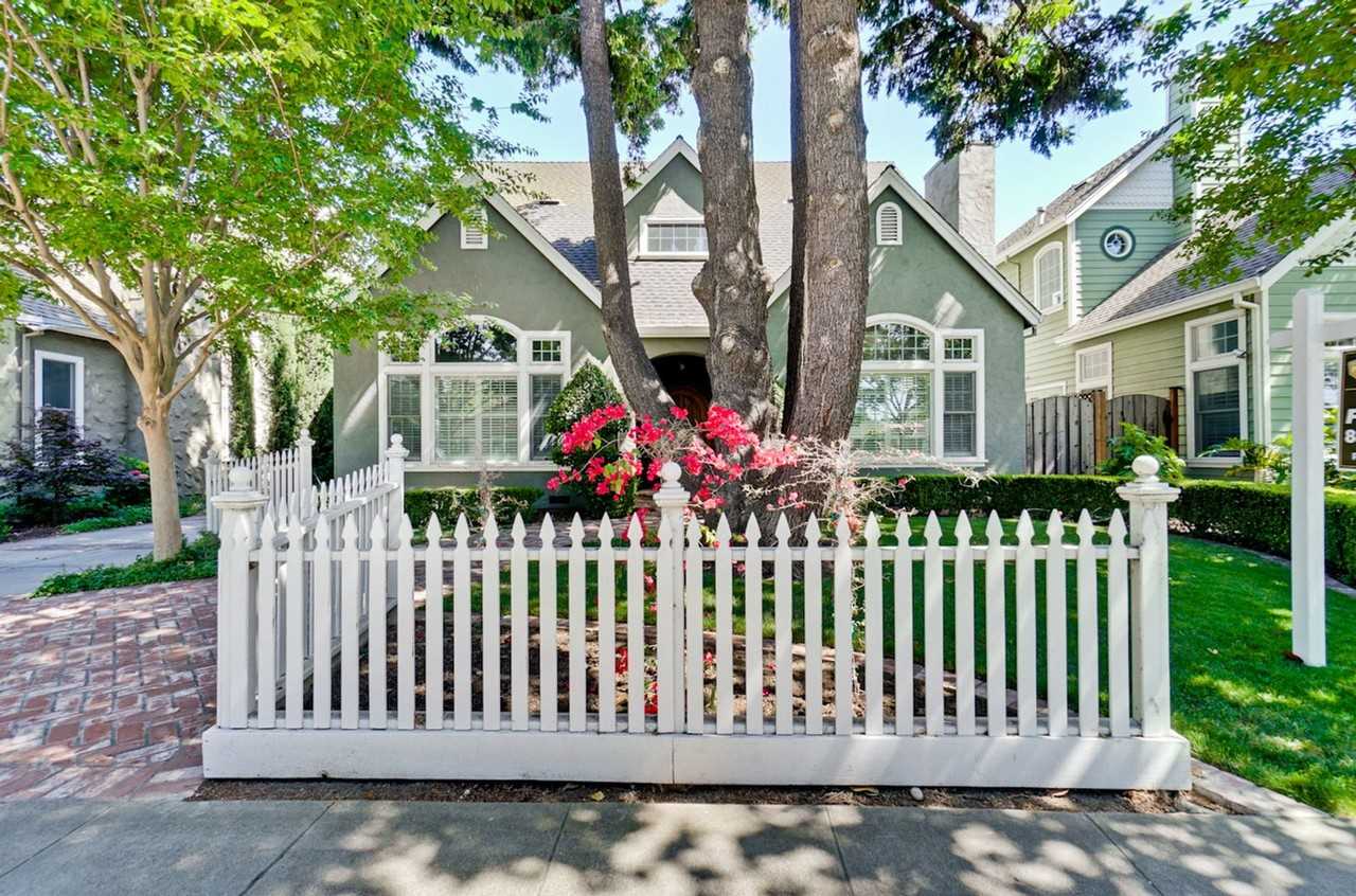 1150 Meredith Ave - Photo 3 of 50