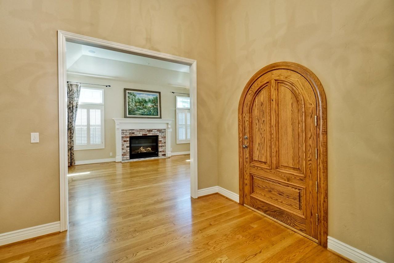 1150 Meredith Ave - Photo 7 of 50