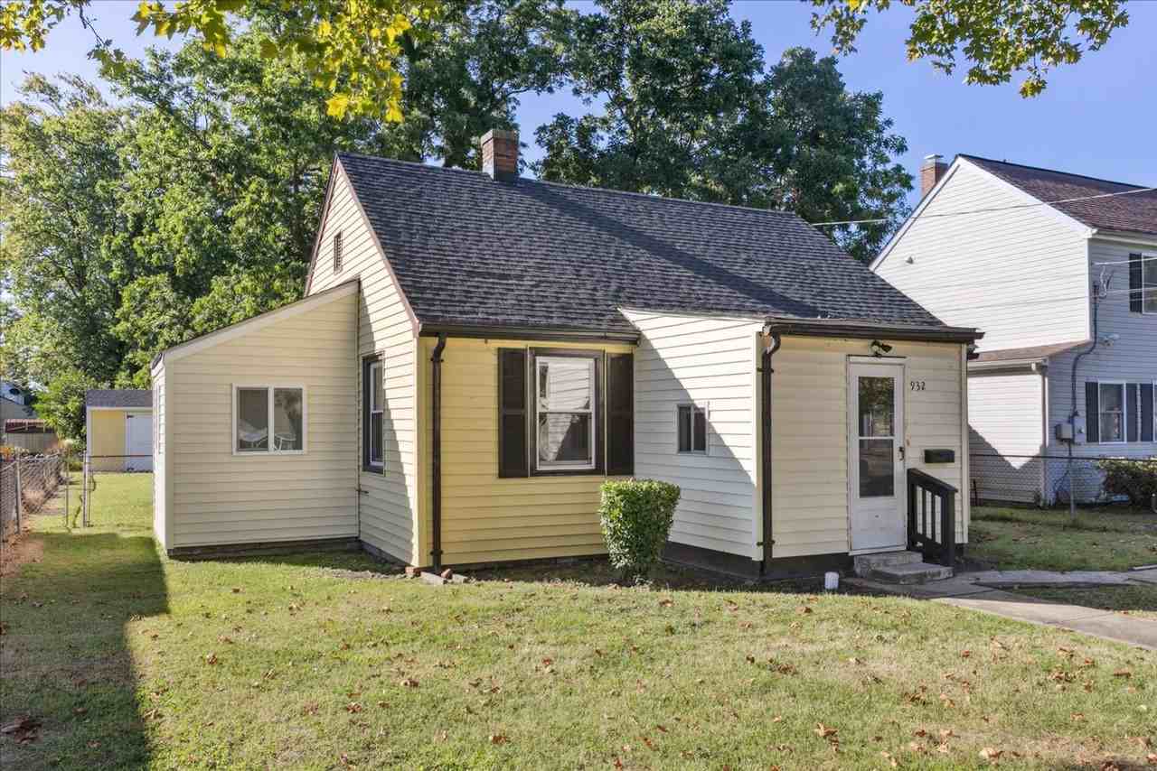 932 16th St - Photo 3 of 27