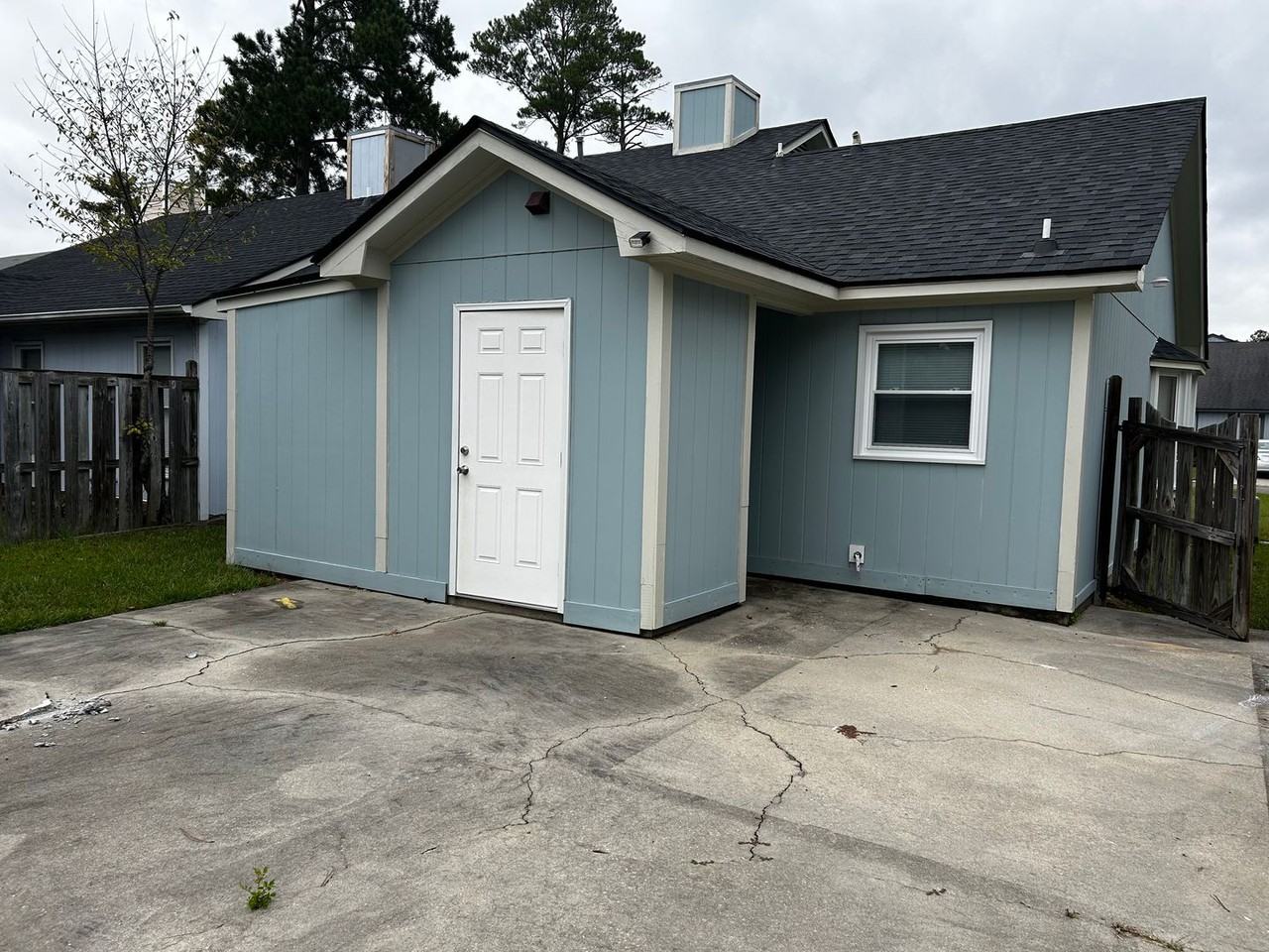 215 Charmant Rd - Photo 2 of 27