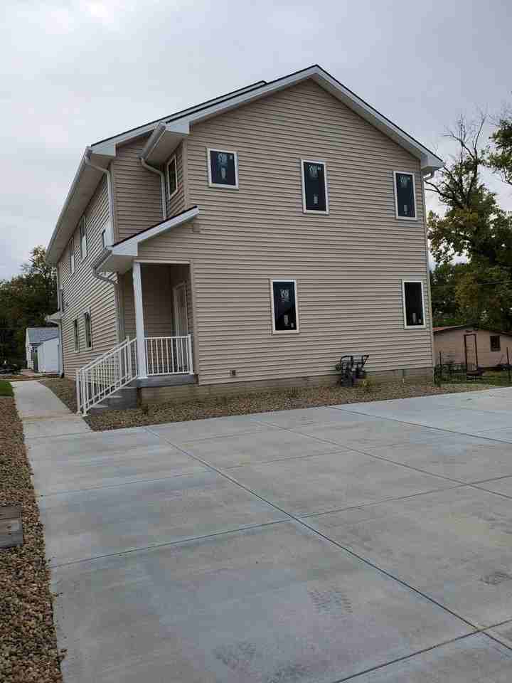 522 S Washington St - Photo 2 of 24