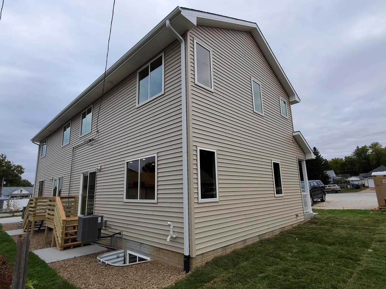 522 S Washington St - Photo 3 of 24
