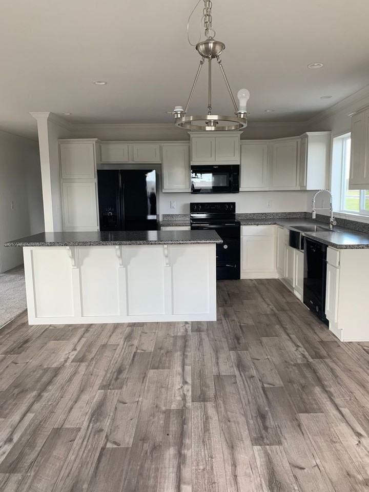 2681 East Edison Avenue - Photo 3 of 10