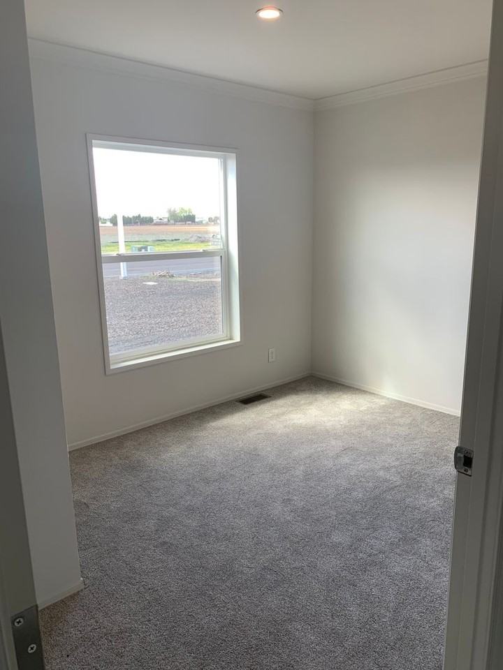 2681 East Edison Avenue - Photo 5 of 10