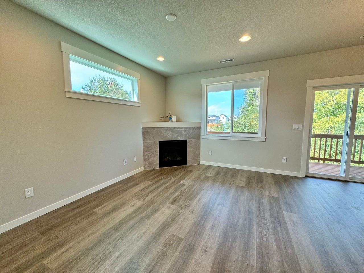 7030 N Montgomery Way - Photo 6 of 37