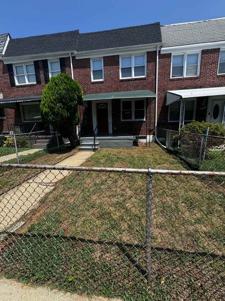 905 Kevin Rd - Photo 2 of 11