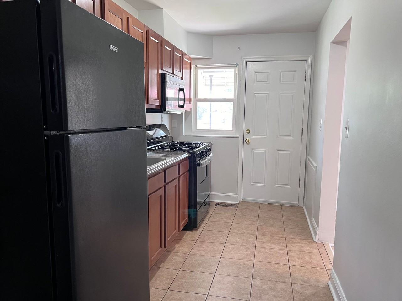 905 Kevin Rd - Photo 4 of 11