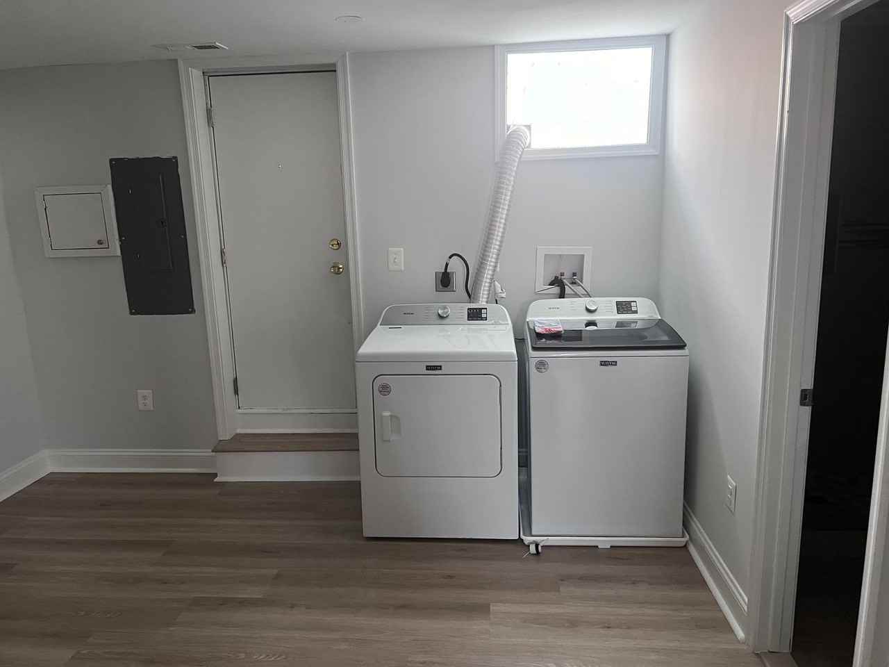 905 Kevin Rd - Photo 7 of 11