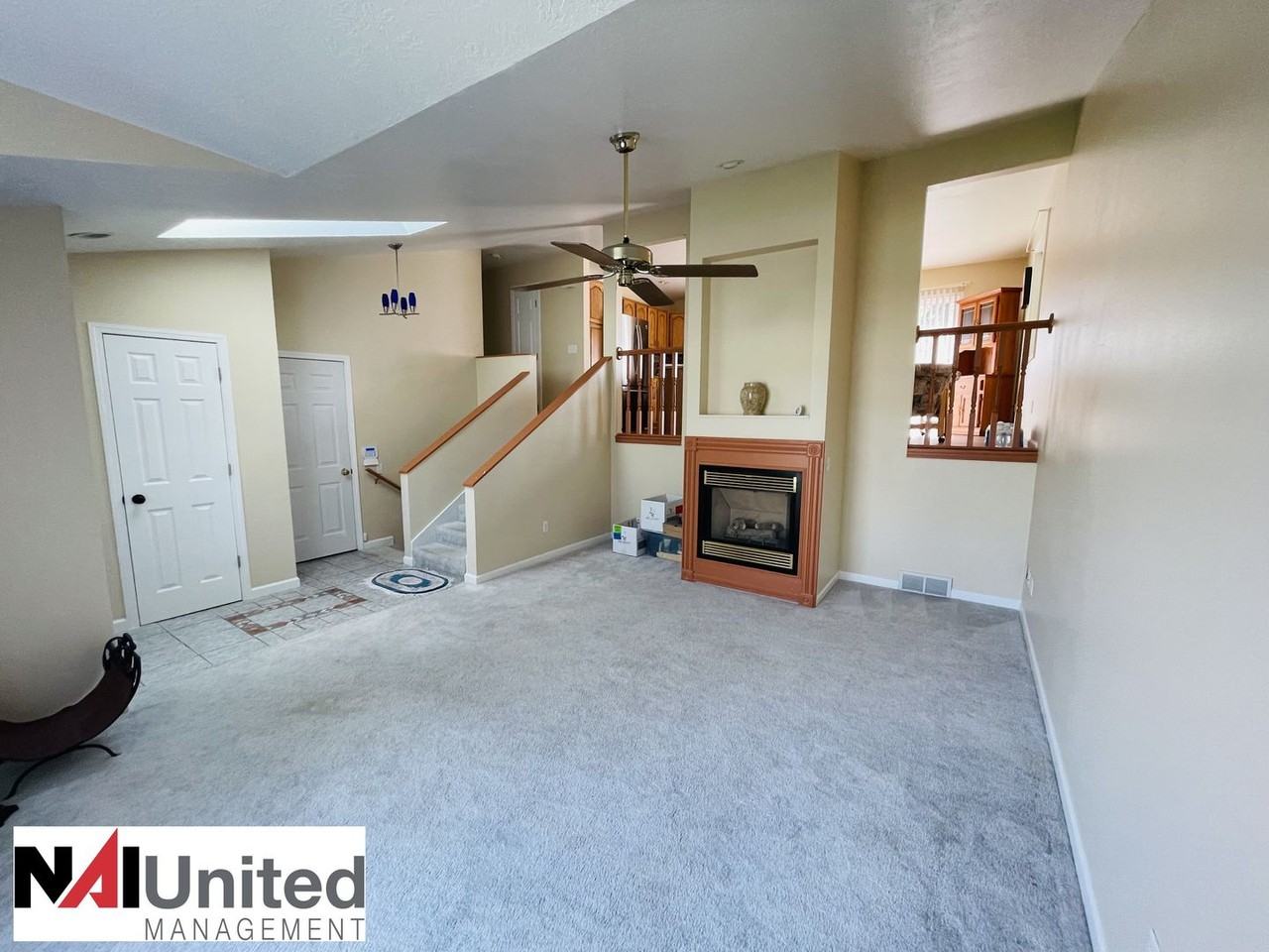 8 Martha St - Photo 2 of 10