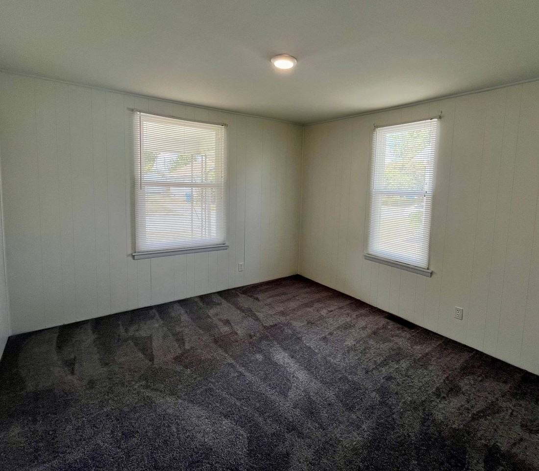 725 Rice St - Photo 6 of 12