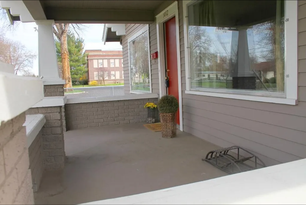 1012 9th Ave - Photo 2 of 11