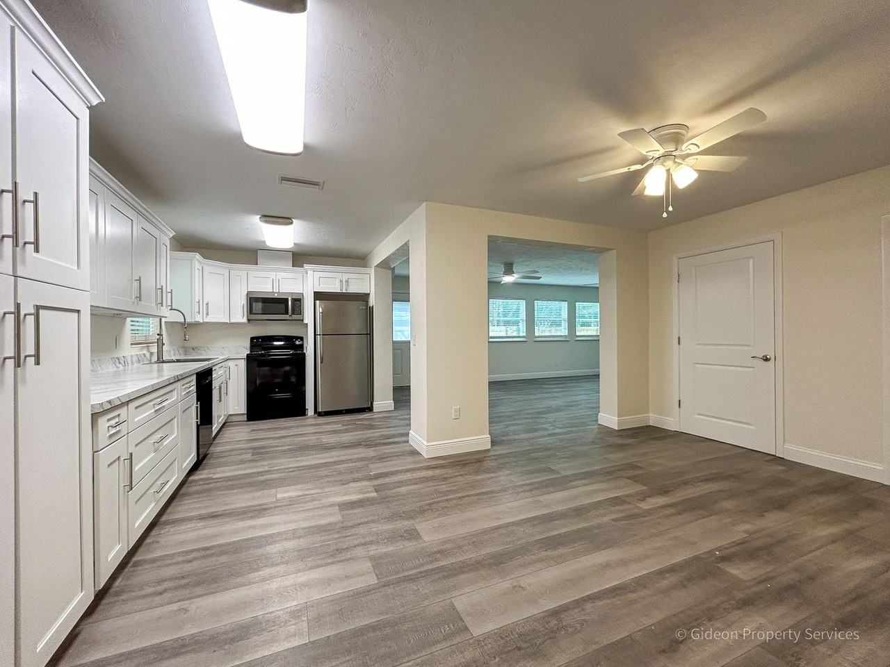 4130 Nw 21st St - Photo 2 of 29