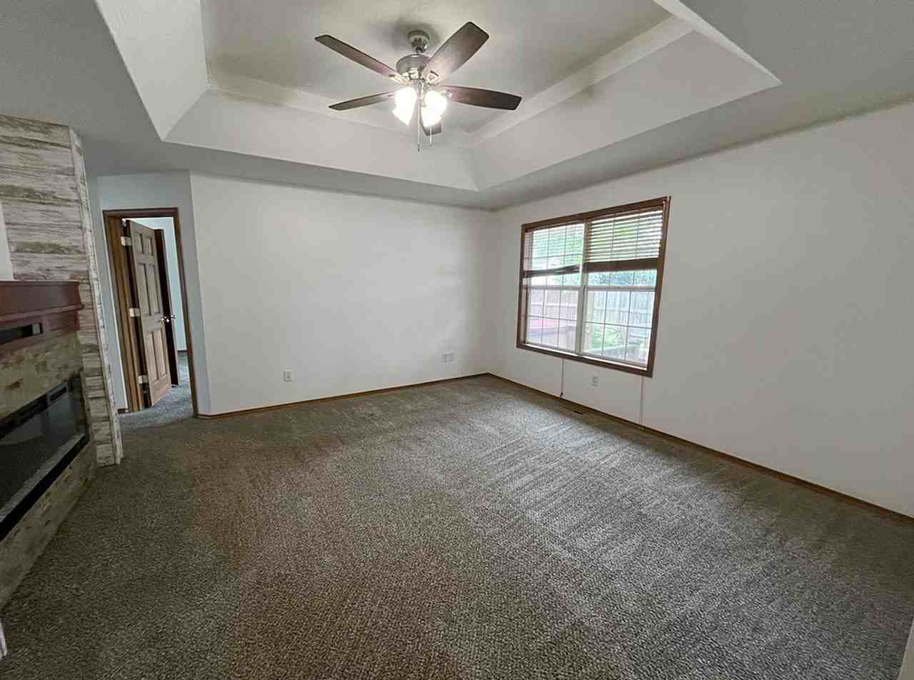 5480 S Aaron Ave - Photo 3 of 18