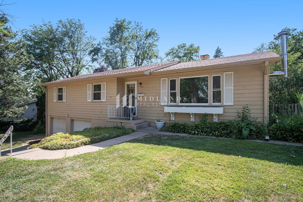 1008 S Madison St - Photo 2 of 14