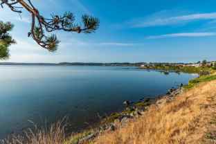 1410 Se Pioneer Way - Photo 1 of 1