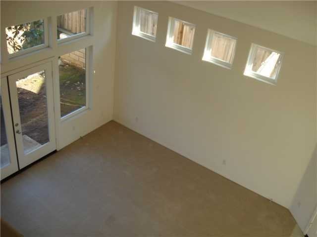 1920 Olivia Gln - Photo 3 of 8