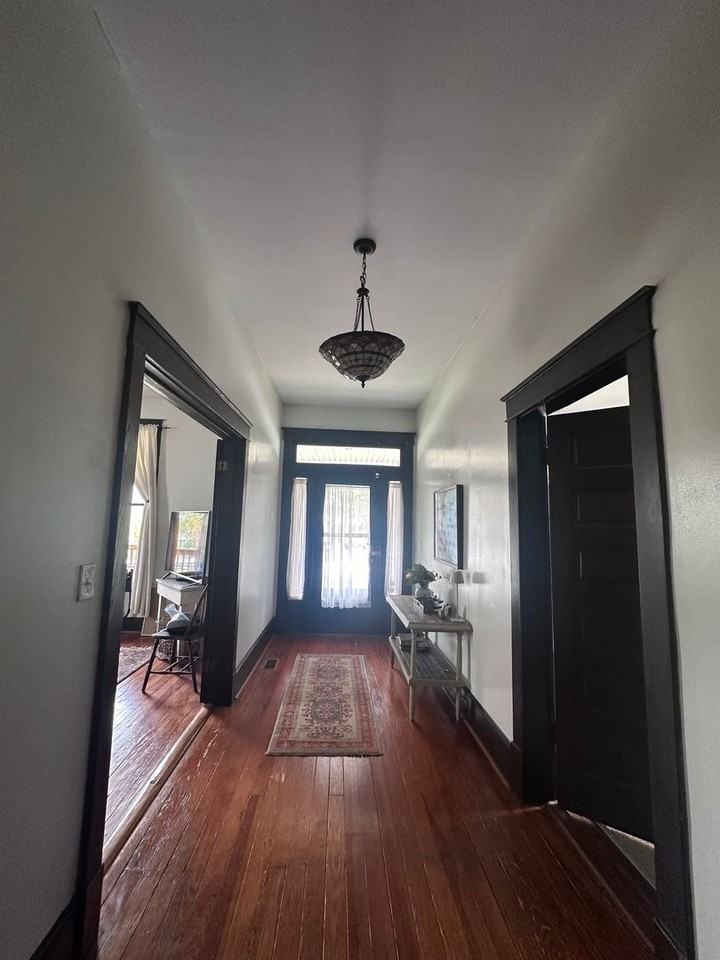 3901 Elkins Avenue - Photo 4 of 16