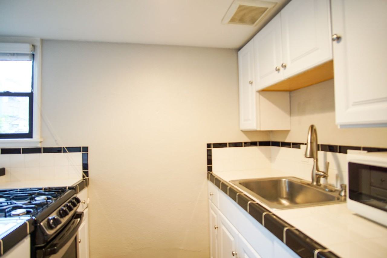 342 Nw 22nd Ave - Photo 5 of 12