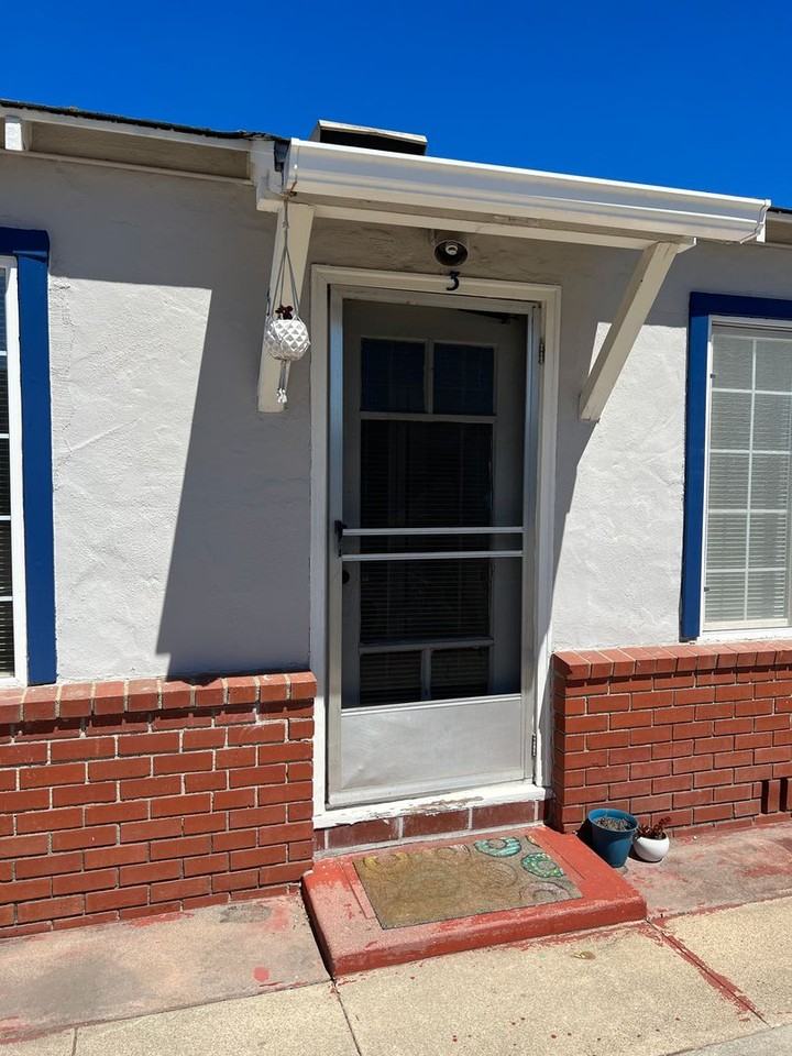 220 Center Street - Photo 2 of 18