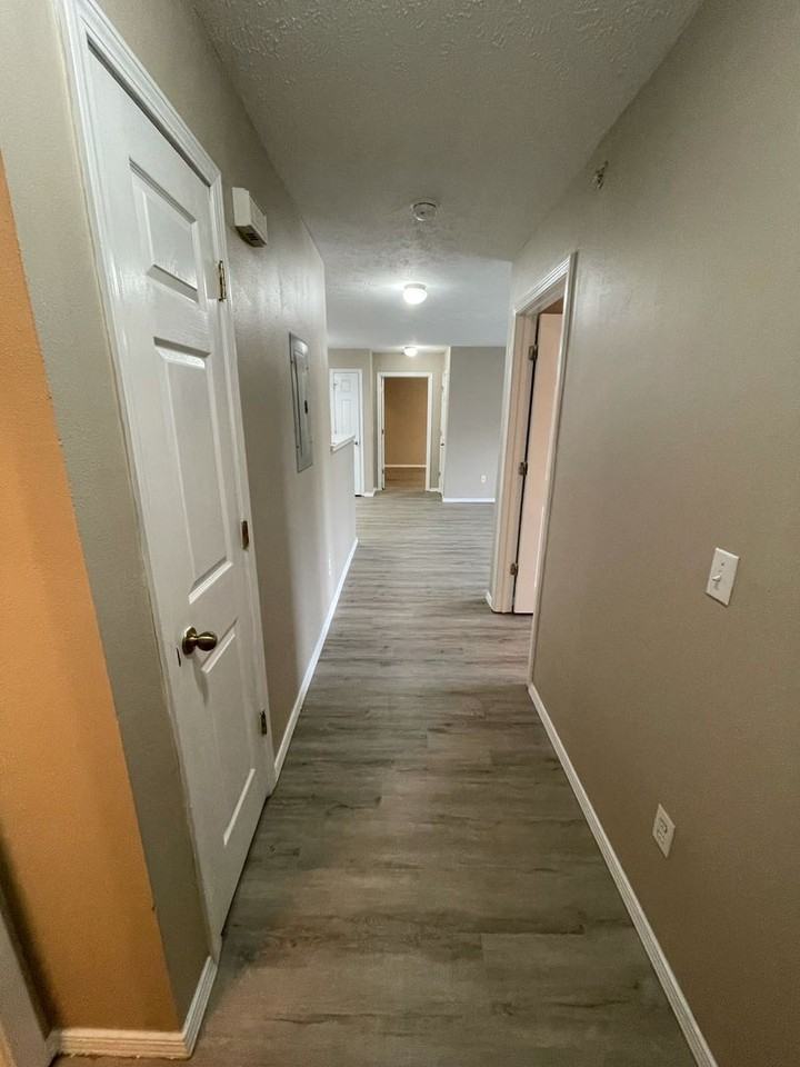 1040 S Clifton Ave #A - Photo 2 of 9