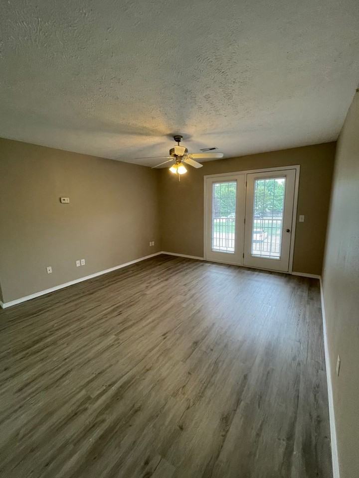 1040 S Clifton Ave #A - Photo 4 of 9