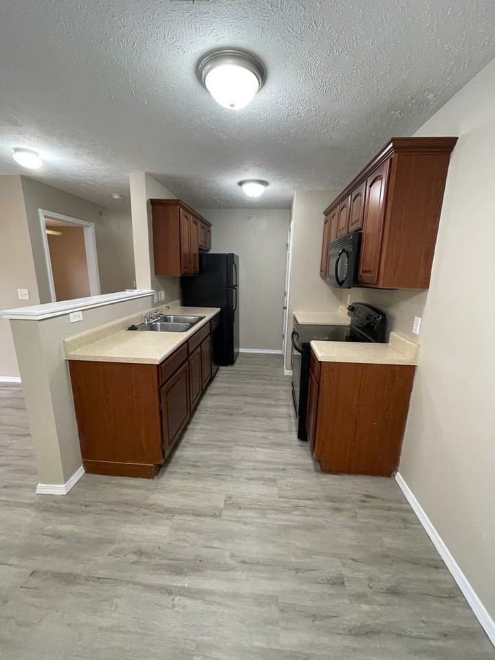 1040 S Clifton Ave #A - Photo 6 of 9