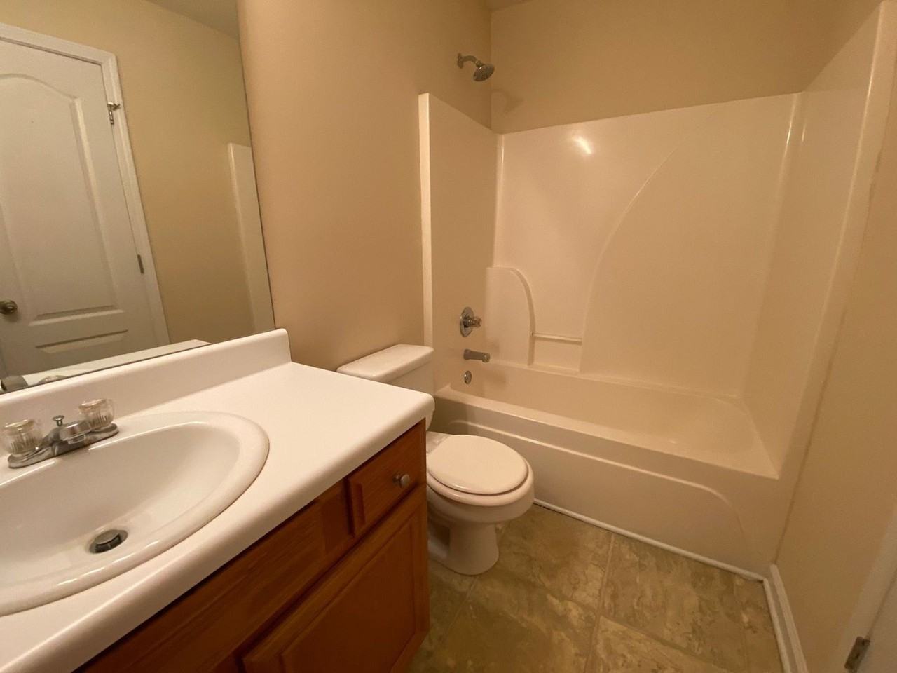 100 Bridgewater Cir - Photo 5 of 15