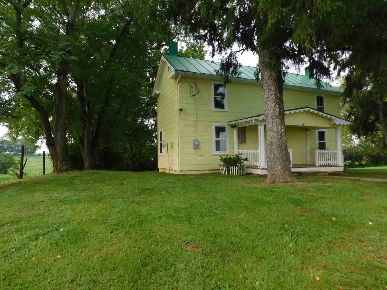 818 Farnley Ln - Photo 2 of 34