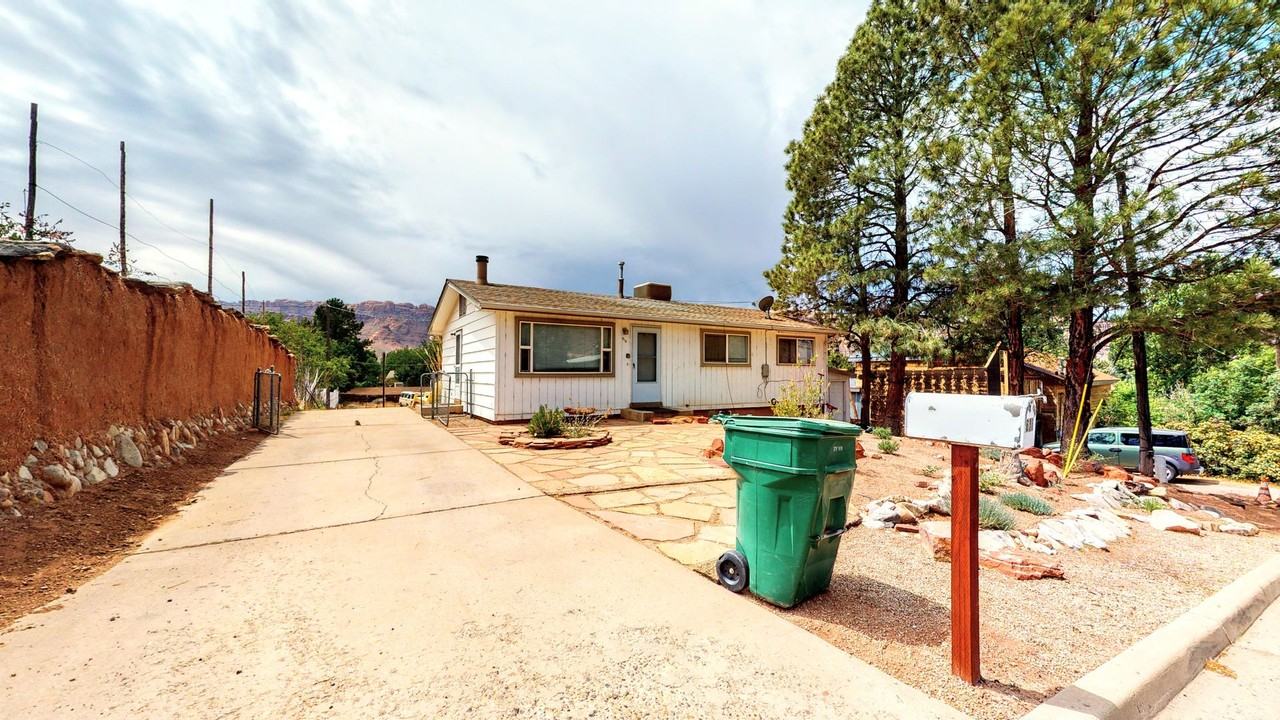 616 Rosetree Ln - Photo 2 of 21