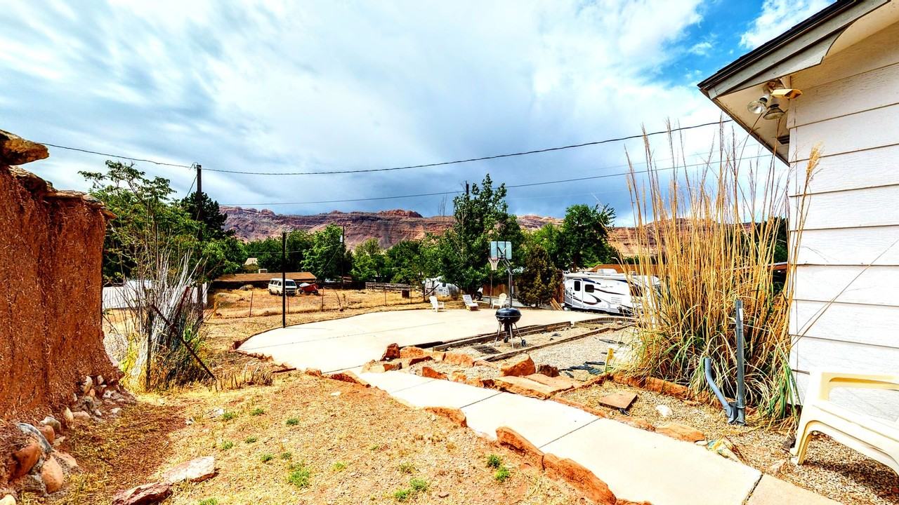 616 Rosetree Ln - Photo 3 of 21